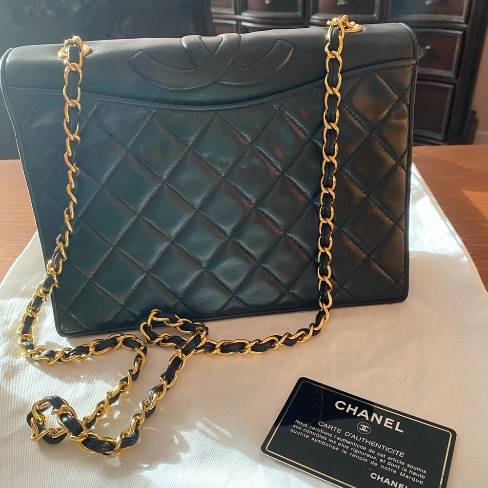 💯AUTHENTIC Chanel Full Flap Black Lambskin Leather shoulder bag CIRCA 1990